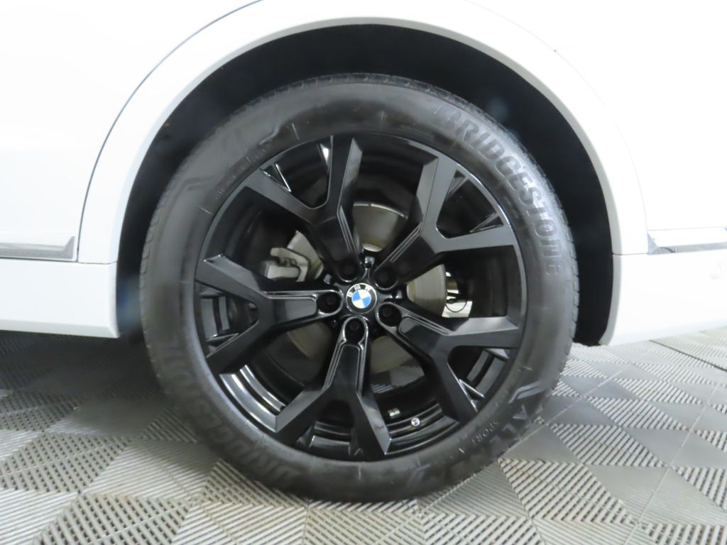 Thumbnail: 2020 BMW X7 - 32