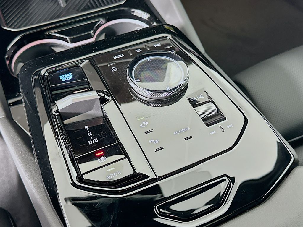 Thumbnail: 2024 BMW i5 - 15