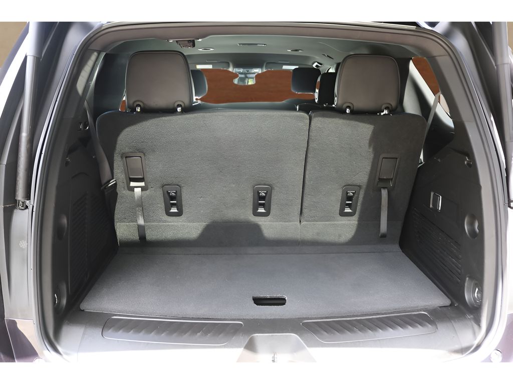 Used 2025 Gray Chevrolet LT image 17