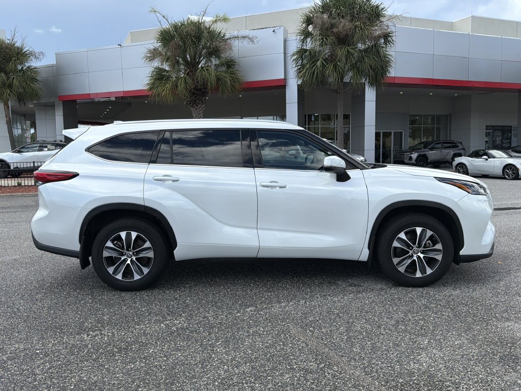 Used 2022 Toyota Highlander Hybrid SUV