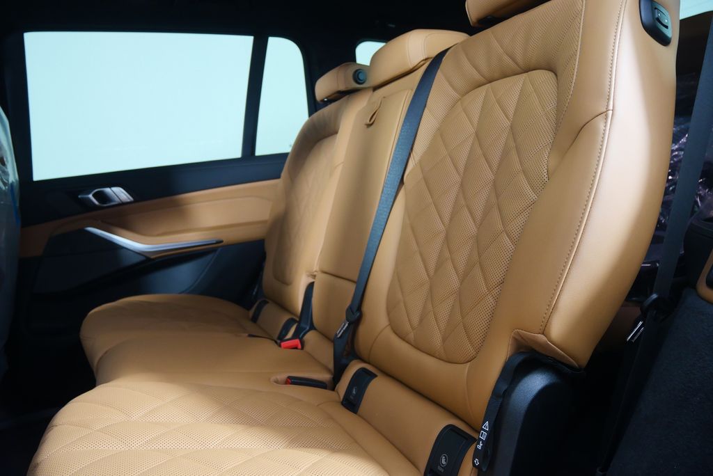 2026 BMW X7 xDrive40i 15