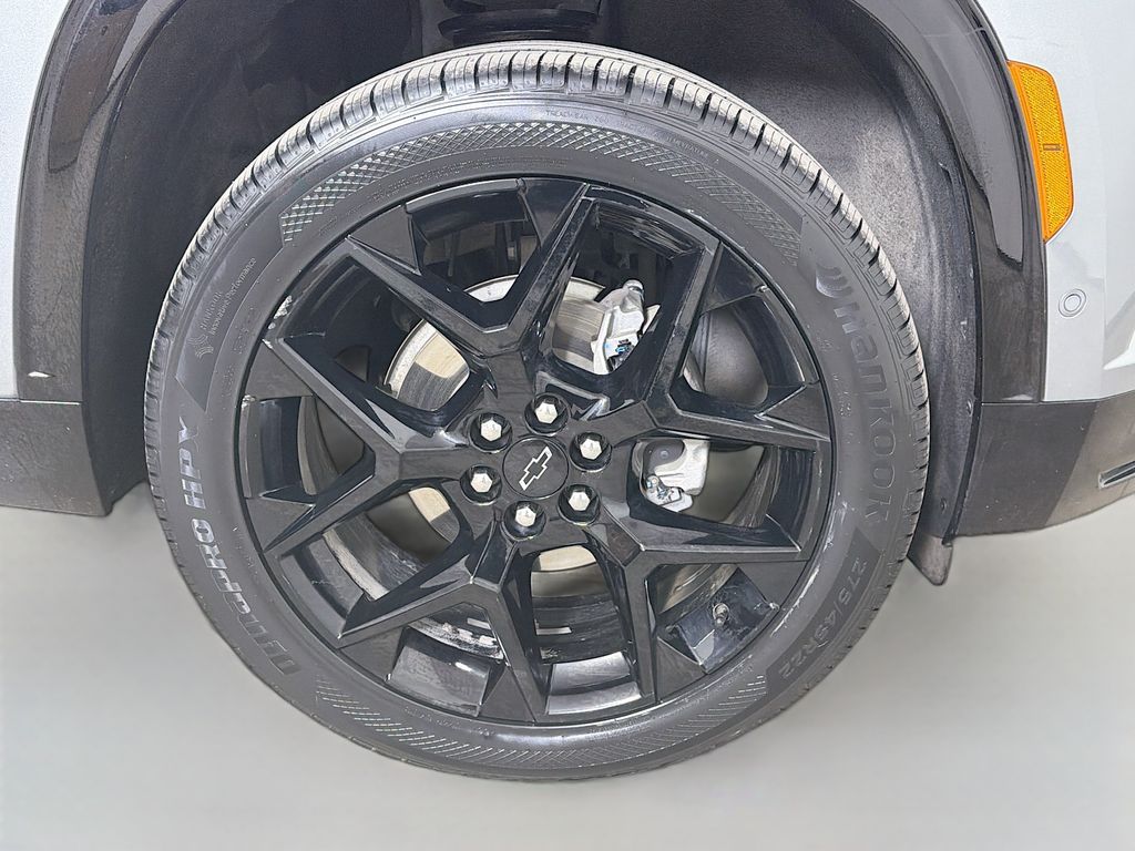 Used 2024 Chevrolet Traverse SUV