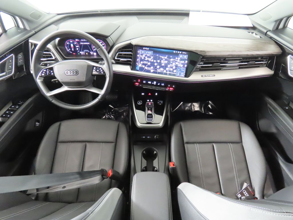 Thumbnail: 2023 Audi Q4 e-tron - 10