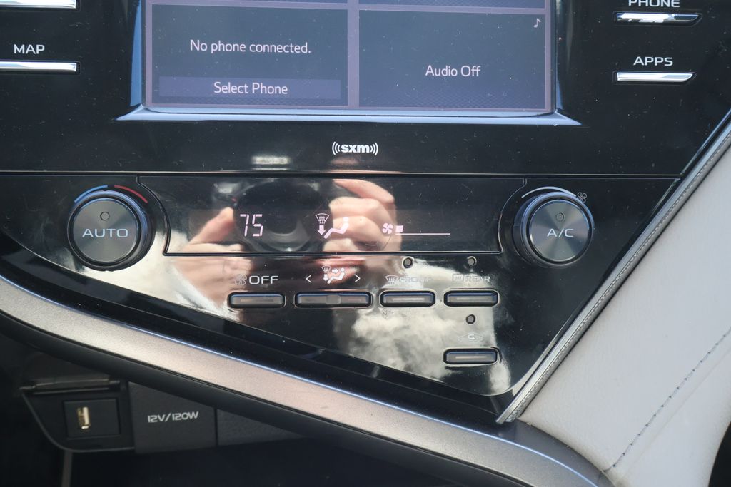 Thumbnail: 2020 Toyota Camry - 23