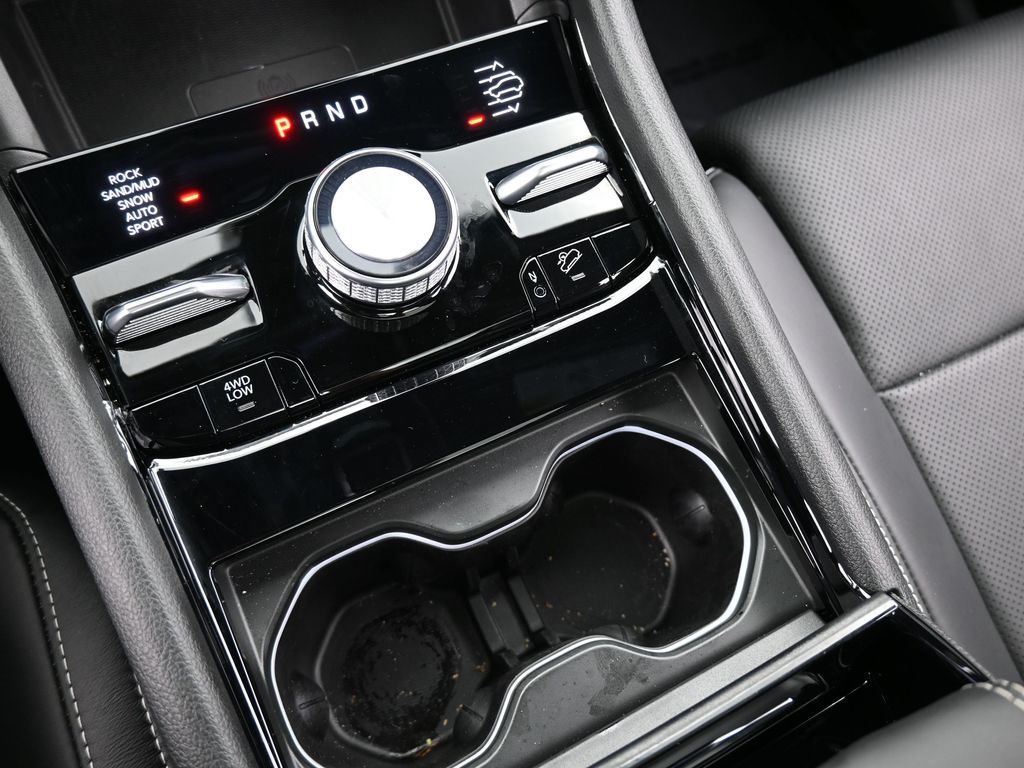 Used 2024 Silver Zynith Jeep Overland image 33