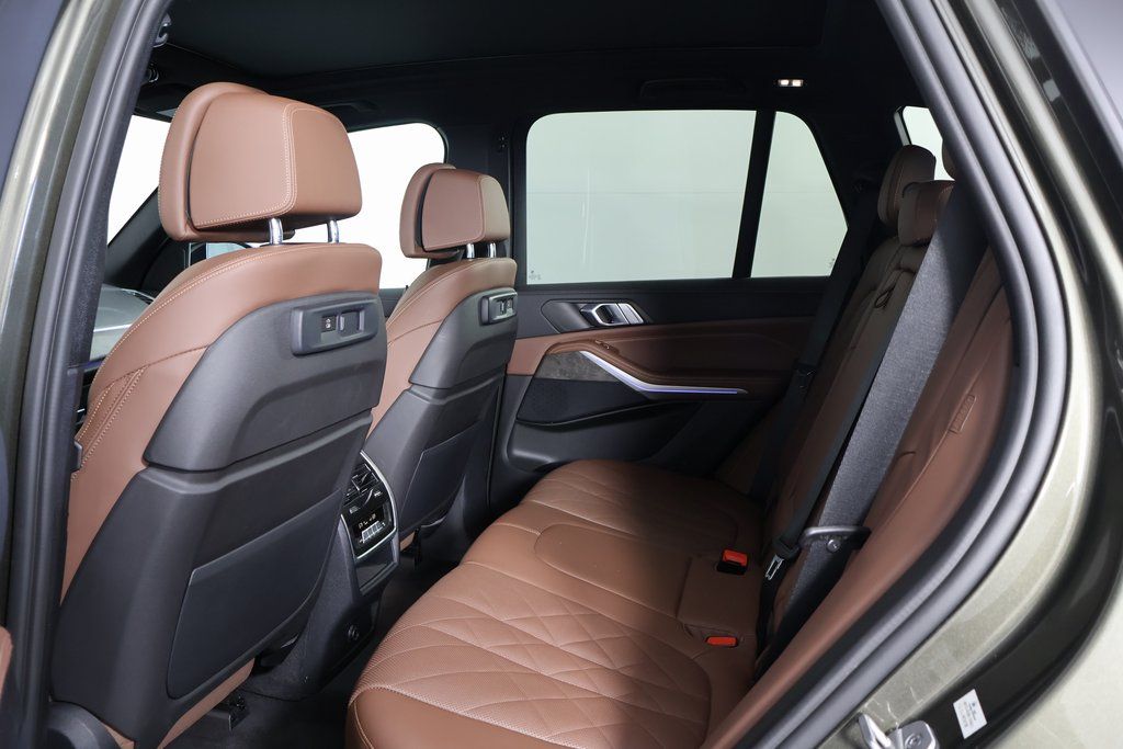 Thumbnail: 2023 BMW X5 - 11