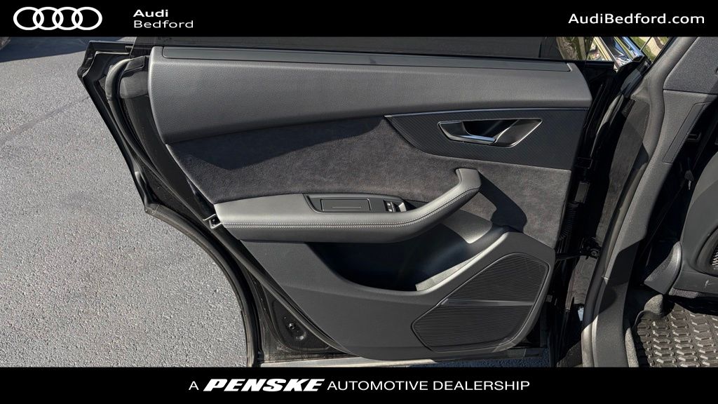Thumbnail: 2025 Audi SQ8 - 21