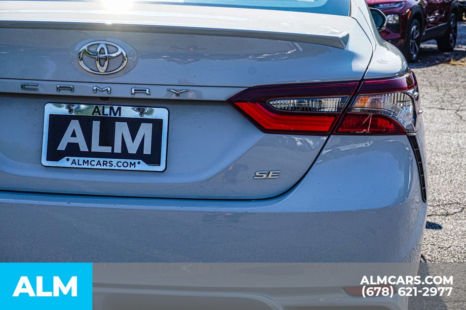 2023 Toyota Camry SE photo 7