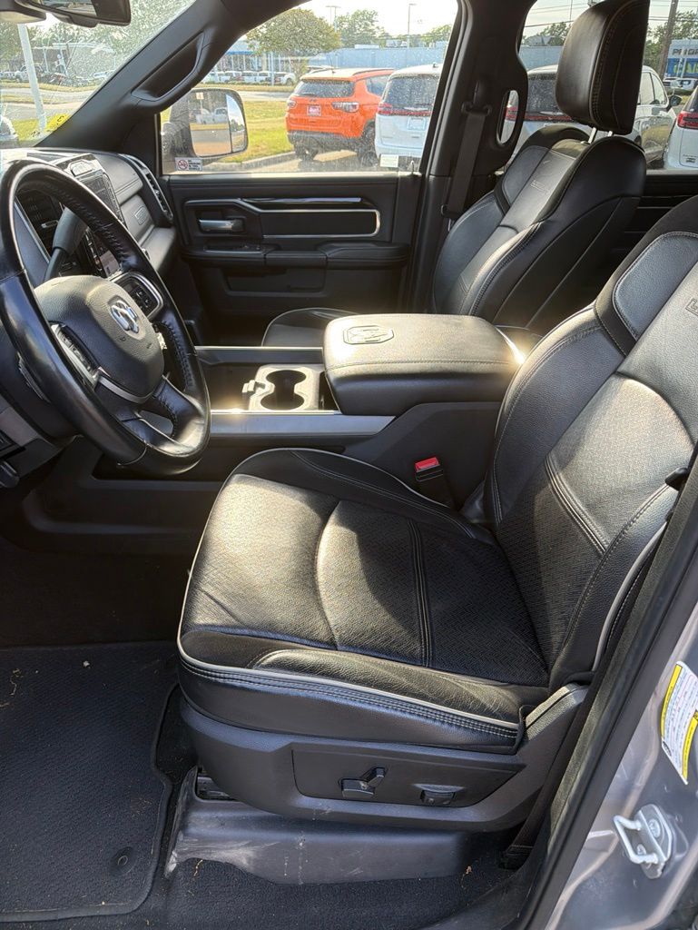 Used 2022 Silver Ram Laramie image 11