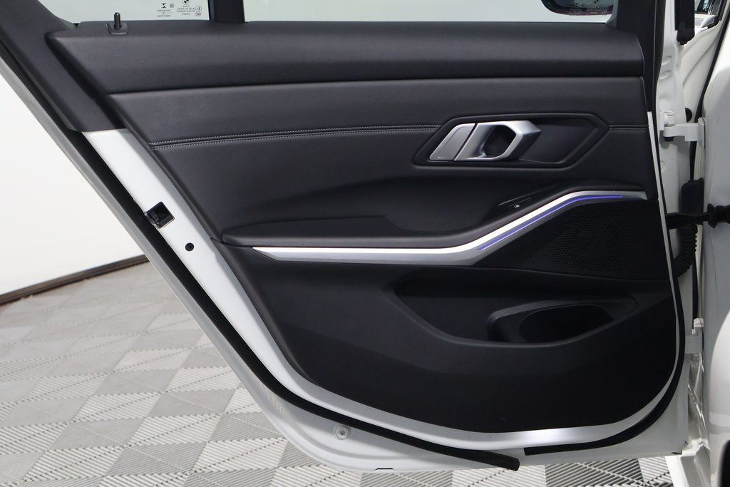 Thumbnail: 2019 BMW 3 Series - 13