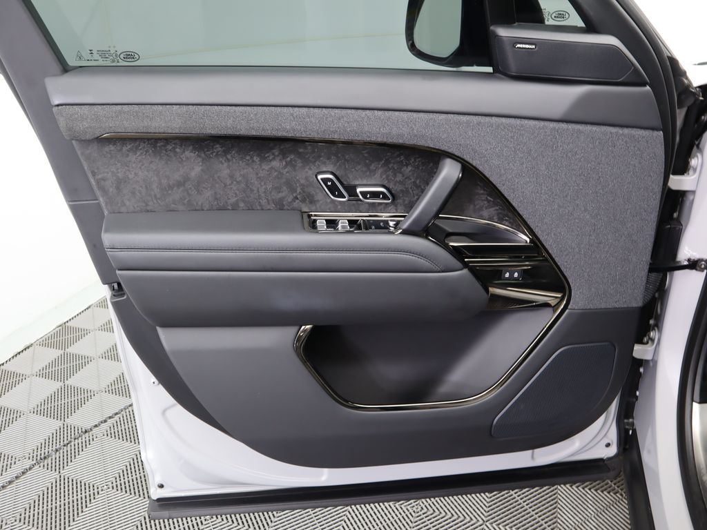Thumbnail: 2023 Land Rover Range Rover Sport - 25