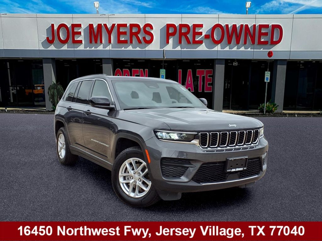 2025 Jeep Grand Cherokee Laredo Gray at Cook Ford