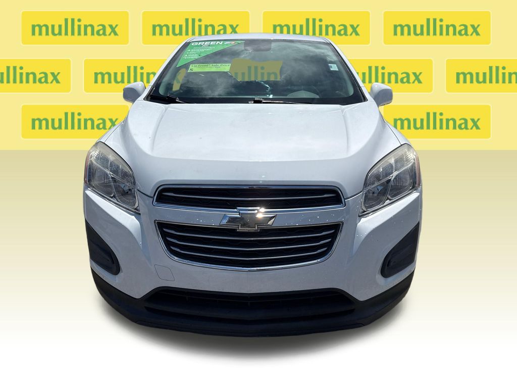 Used 2016 White Chevrolet LS image 10