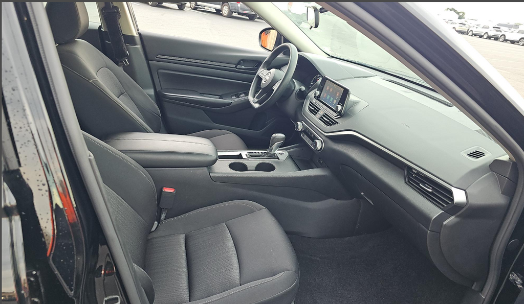 Used 2023 Black Nissan 2.5 S image 15