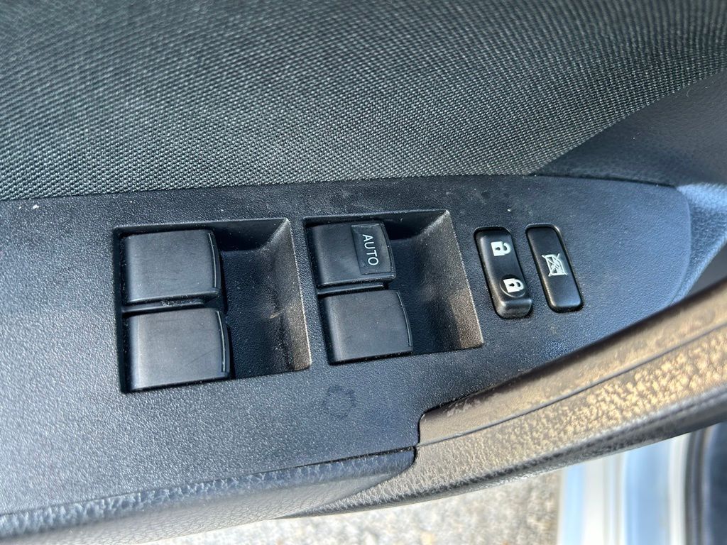 2018 Toyota Corolla LE 16