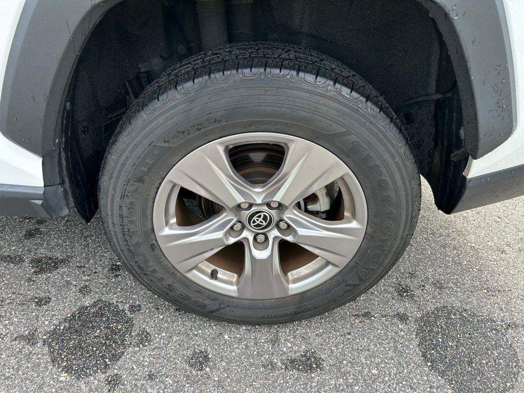 Thumbnail: 2022 Toyota RAV4 - 9