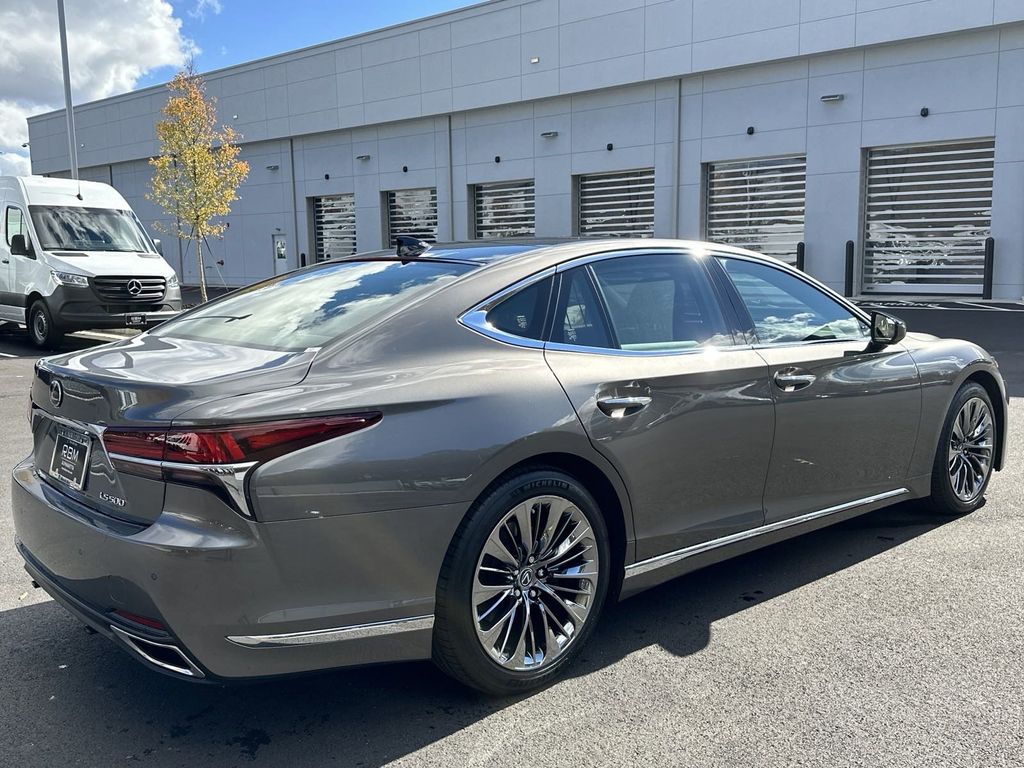 2018 Lexus LS  7