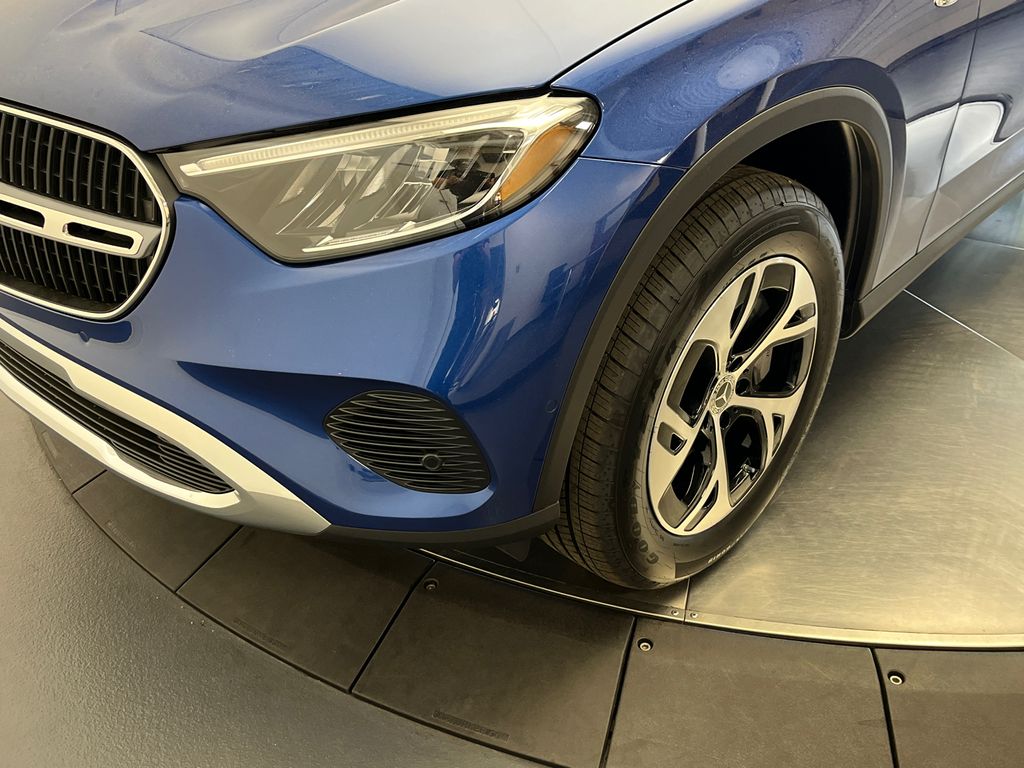 2025 Mercedes-Benz GLC 350 9