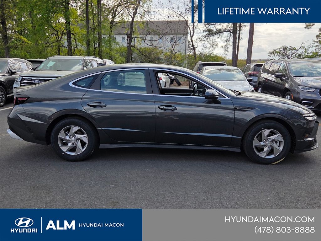 New 2026 Gray Hyundai SE image 8