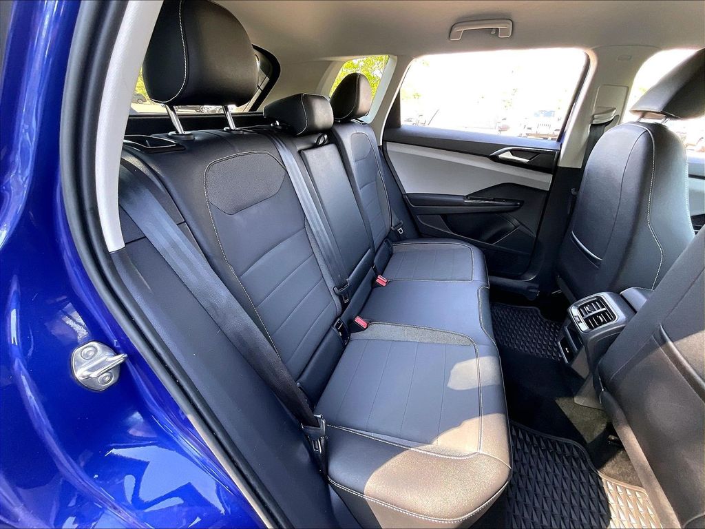 2023 Volkswagen Taos — photo 16