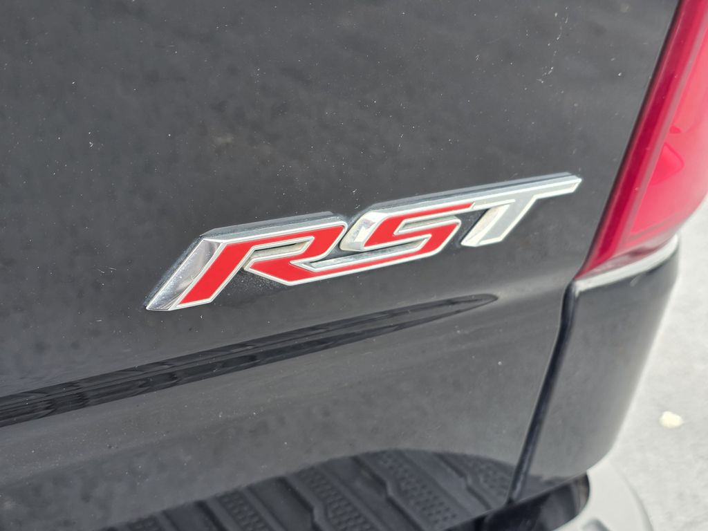 2022 Chevrolet Silverado 1500 RST - 8