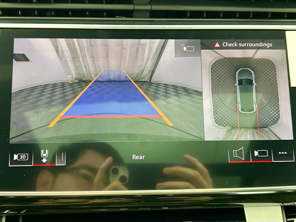 Thumbnail: 2026 Audi Q8 - 15