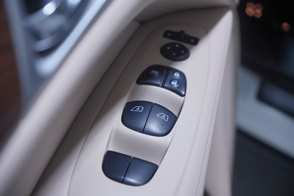 2019 Nissan Pathfinder Platinum 18