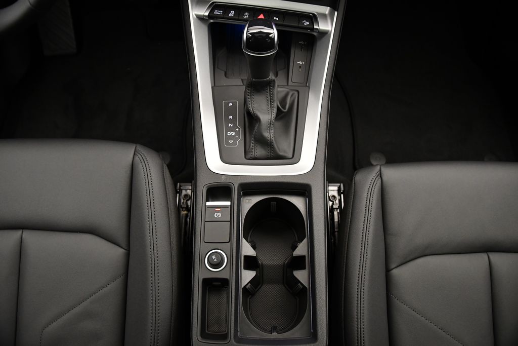 Thumbnail: 2024 Audi Q3 - 31