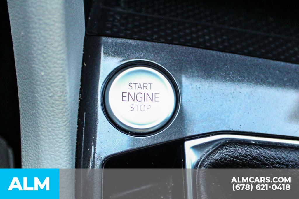 Used 2022 Blue Volkswagen 2.0T SE image 28