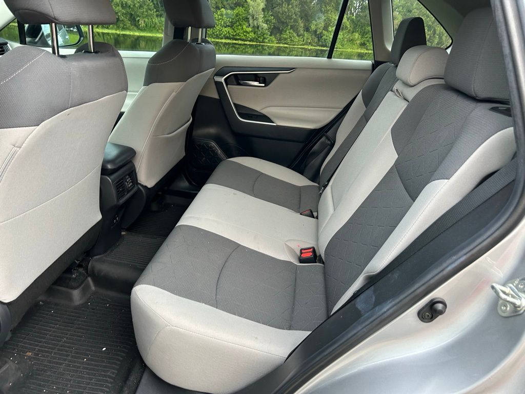 Thumbnail: 2019 Toyota RAV4 - 13
