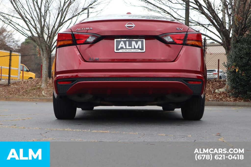 Used 2024 Red Nissan 2.5 SV image 7
