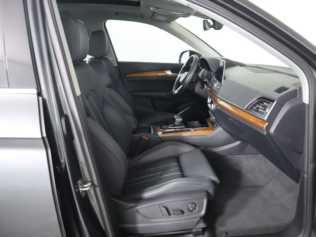 Thumbnail: 2022 Audi Q5 - 20