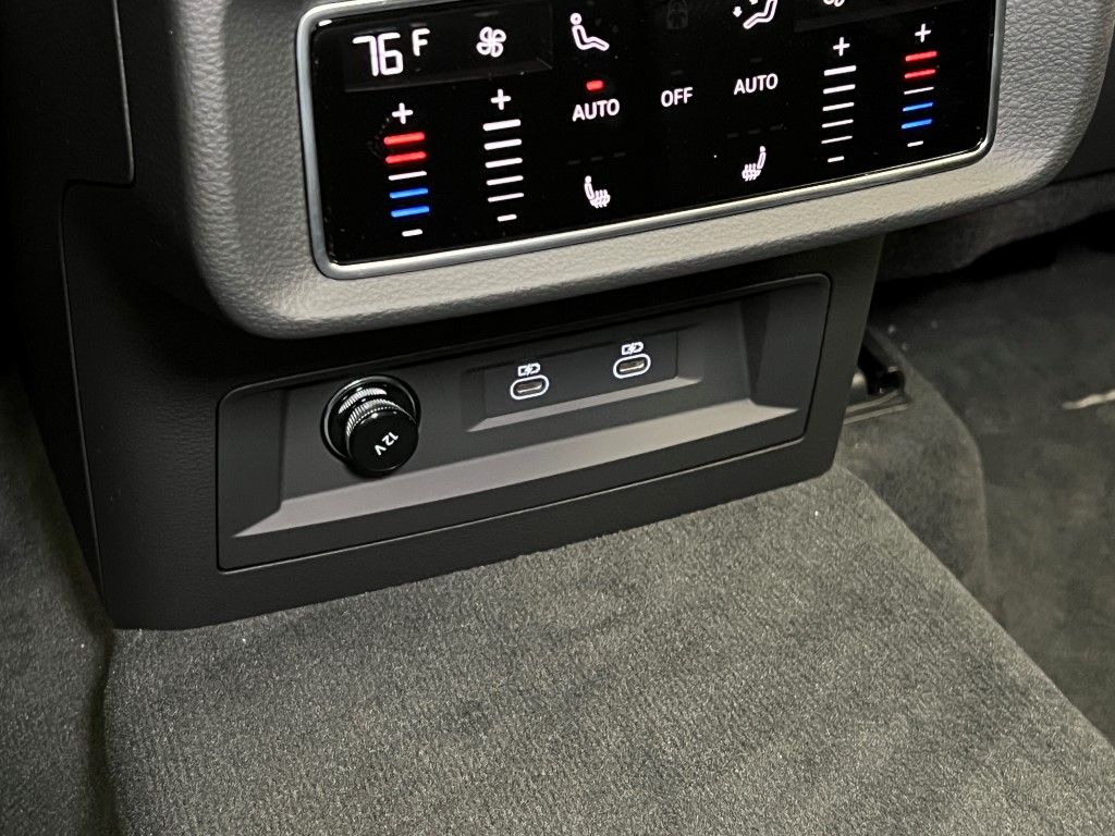 Thumbnail: 2026 Audi SQ8 - 20