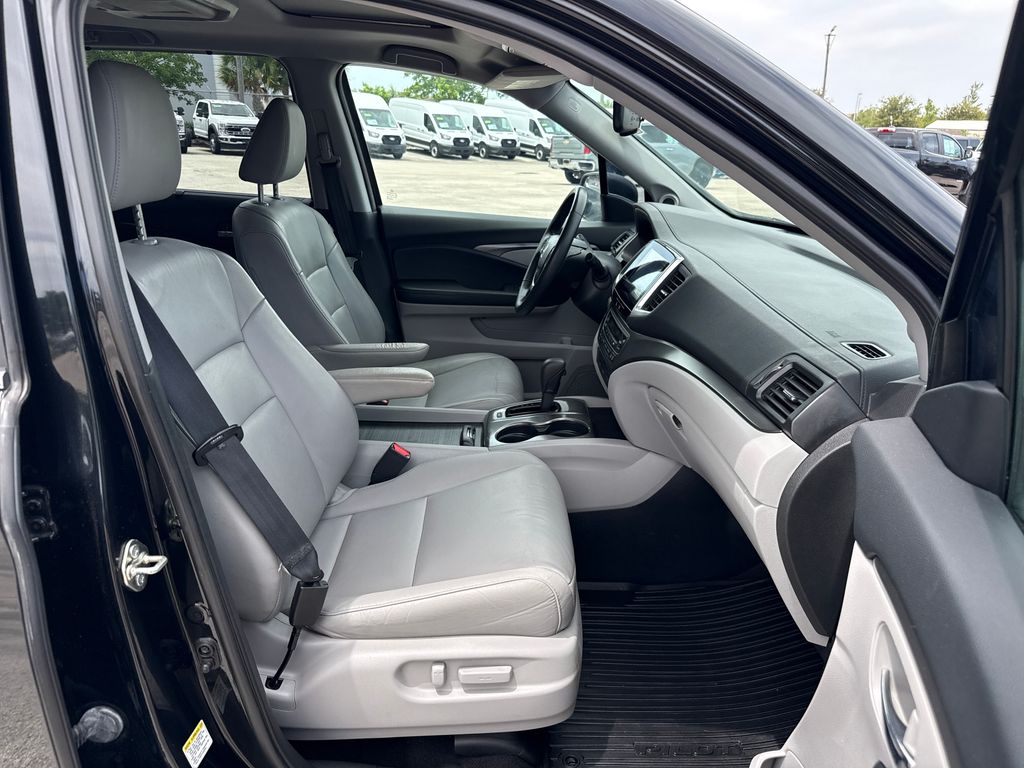 Used 2016  Honda EX-L image 25