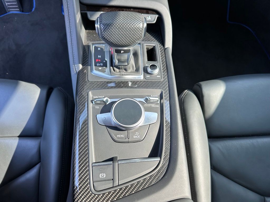 Thumbnail: 2023 Audi R8 - 24