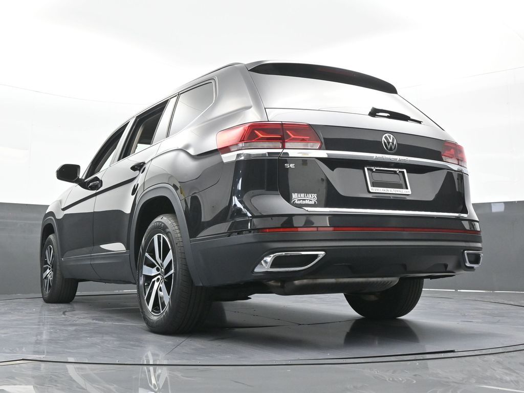 Used 2022 Deep Black Volkswagen 2.0T SE image 59