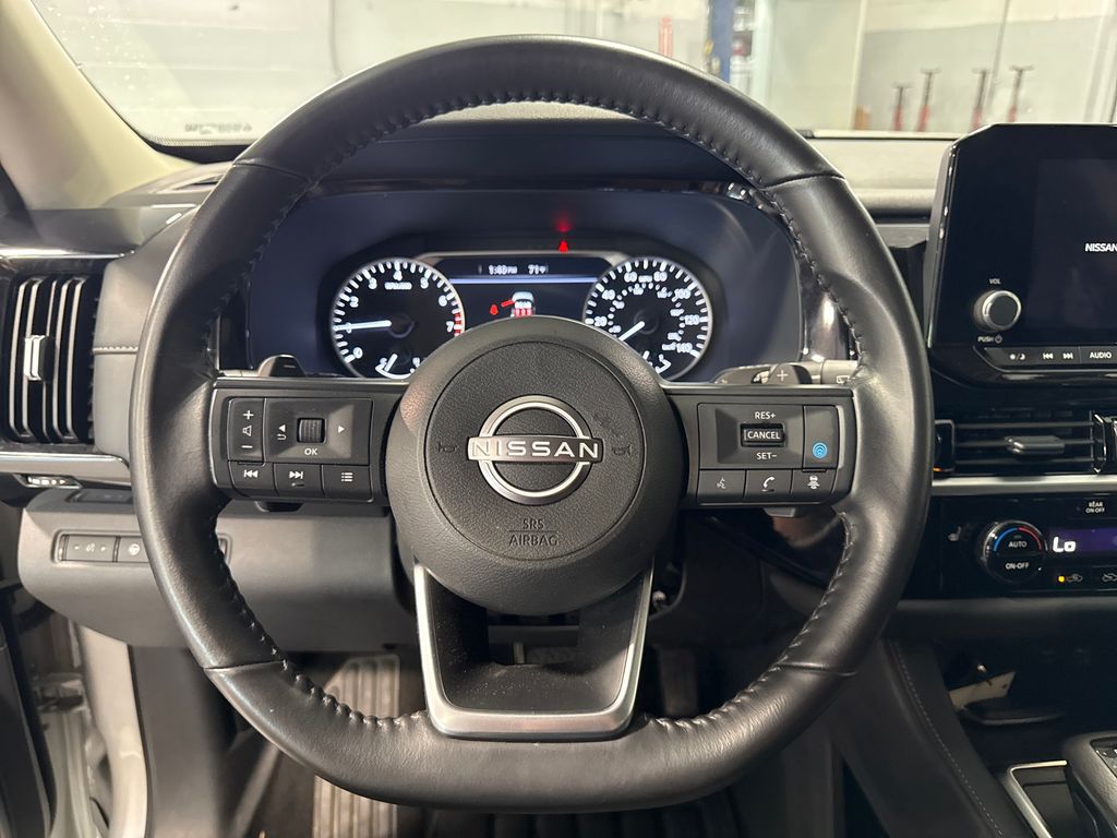 2025 Nissan Pathfinder SV - Image 5