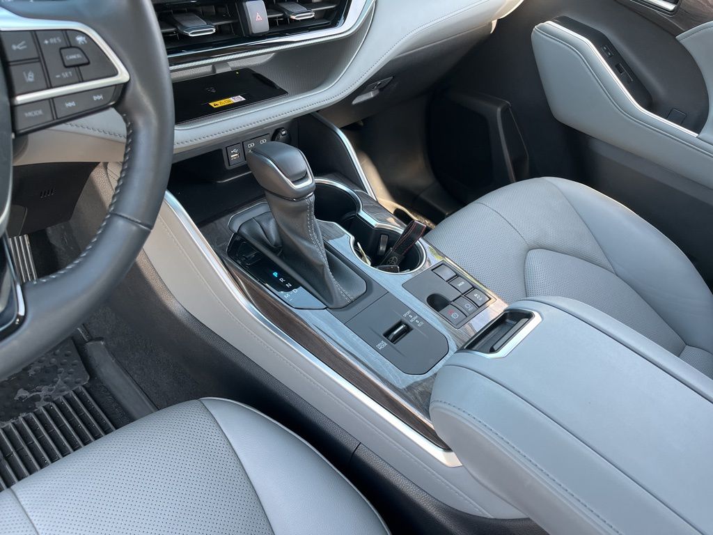 2023 Toyota Highlander Platinum 20
