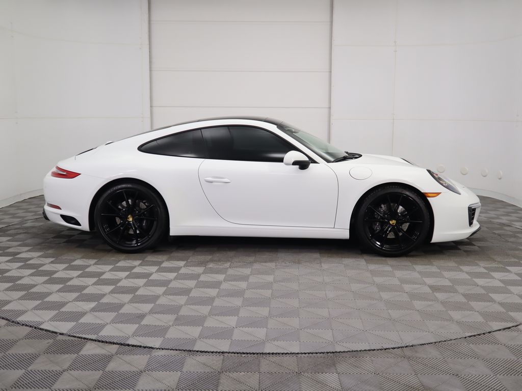 Thumbnail: 2019 Porsche 911 - 8