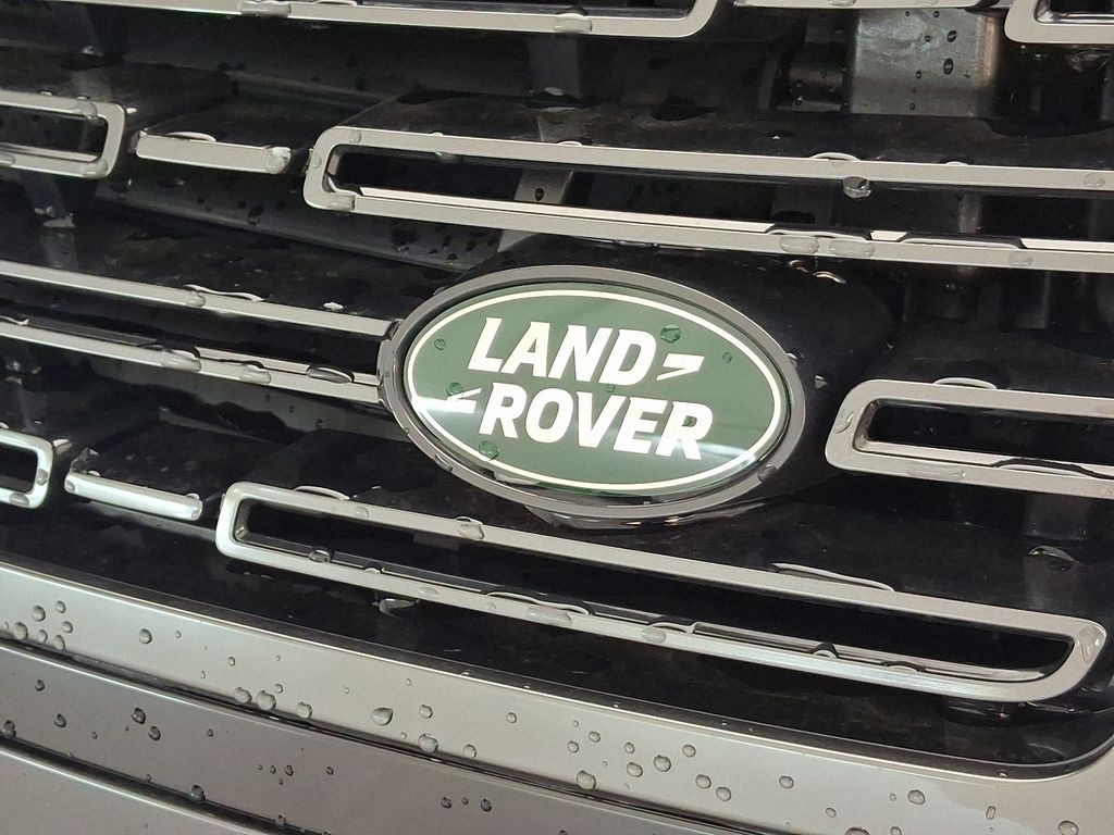 2025 Land Rover Range Rover SE 20