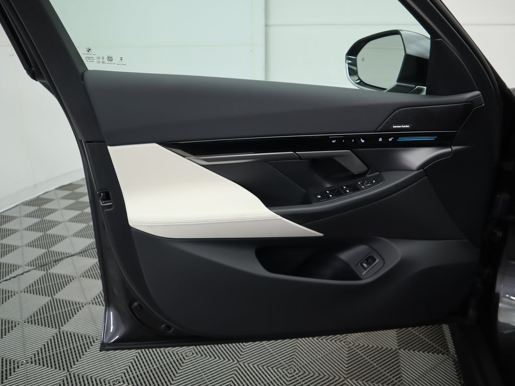 2024 BMW 5 Series 530i xDrive 25