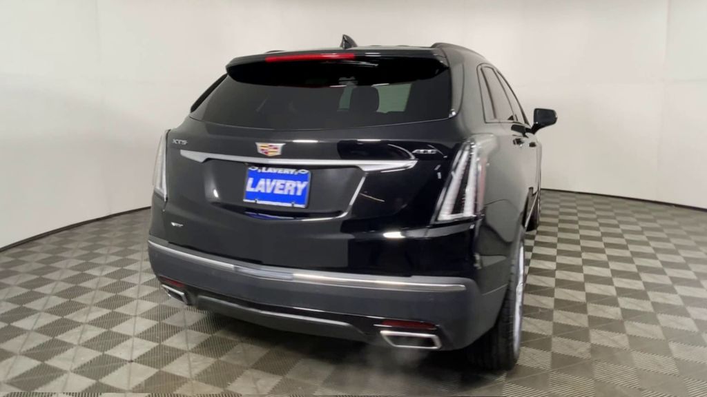 2024 Cadillac XT5 Sport 8