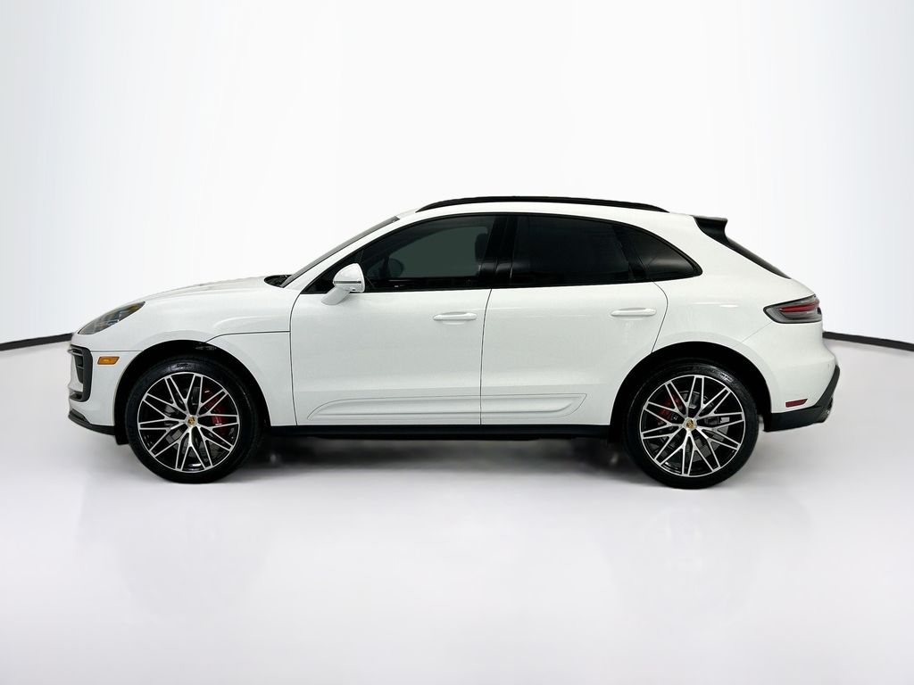 Thumbnail: 2026 Porsche Macan - 2