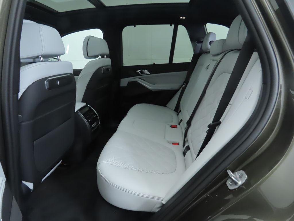 Thumbnail: 2026 BMW X5 - 22