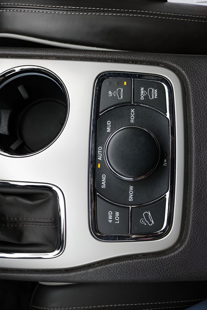 Used Car 2019 Jeep Grand Cherokee  Overland For Sale Under $25,000 In Austin, Texas