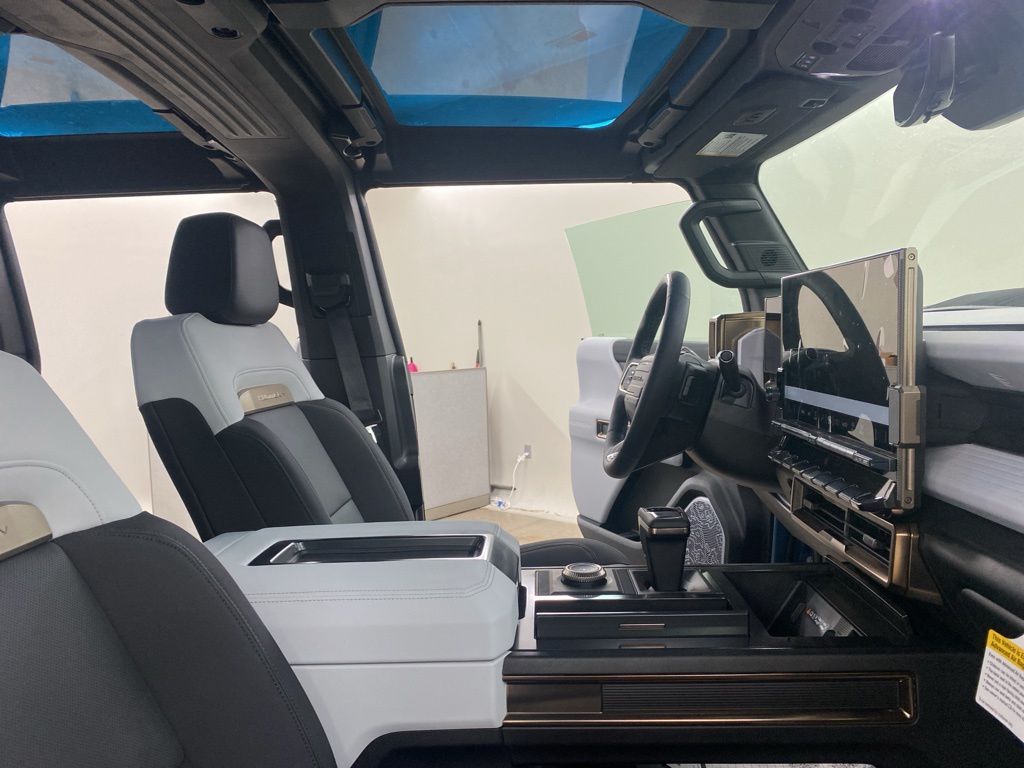2024 GMC HUMMER EV SUV 3X photo