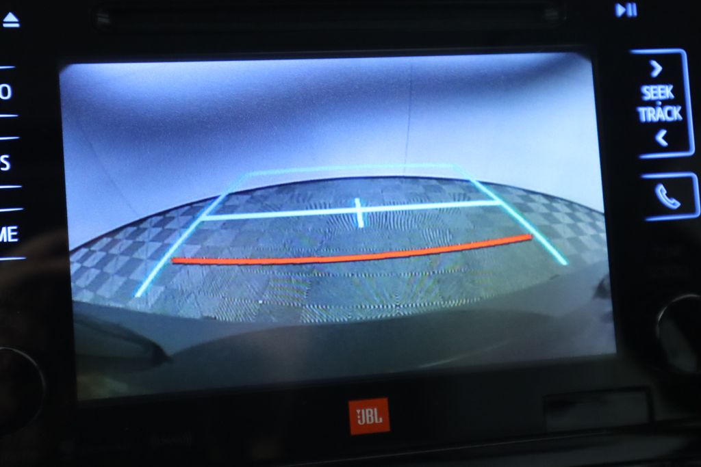 2016 Toyota Prius Four 15