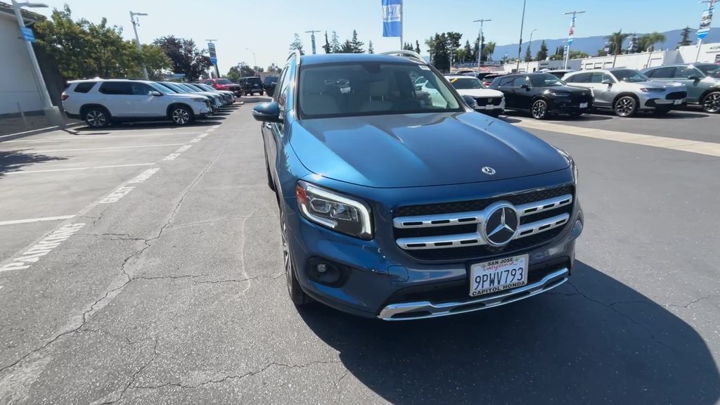 Thumbnail: 2021 Mercedes-Benz GLB - 3