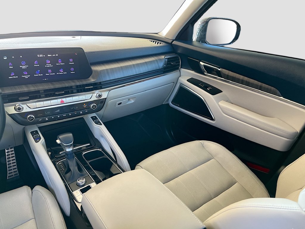 Used 2023 Black Kia SX image 25