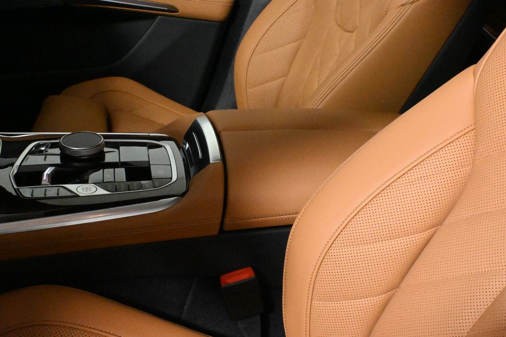 Thumbnail: 2026 BMW X5 - 26